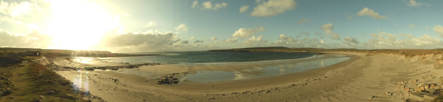 Panoramic view of the Bay of Skaill (26 Apr 2016).