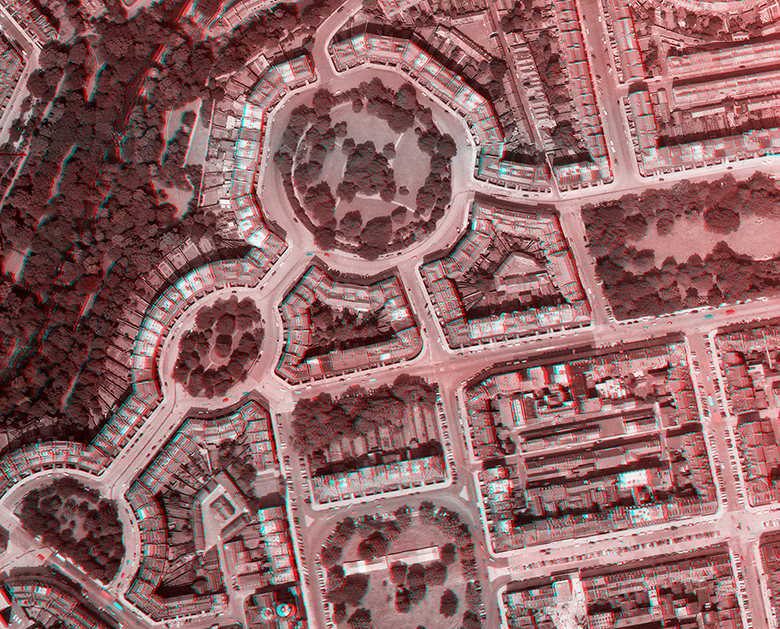 aerial view of Edinburgh's New TOwn taken in 1961. The image is made up of layers in red and green, showing the stereograph technique
