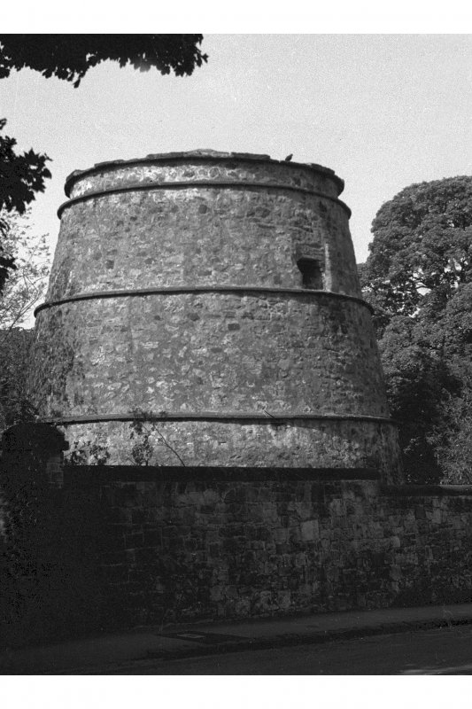 black and white view of Corstorphine Doocot