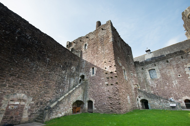 Exterior view of Doune Castle