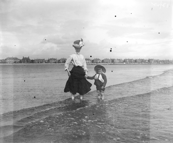 Celebrating the Scottish Seaside with Splash Back