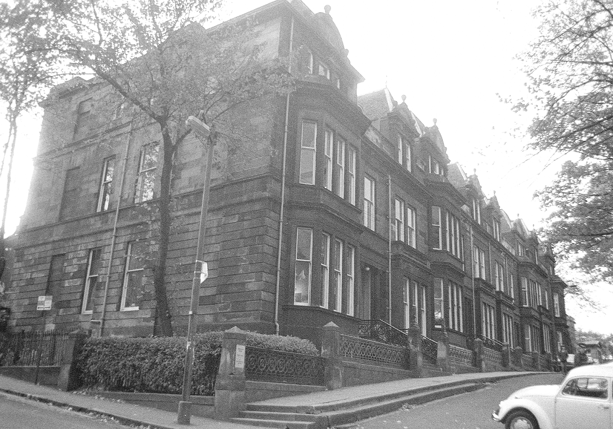 A black and white photo of the school building of Laurel Bank School.