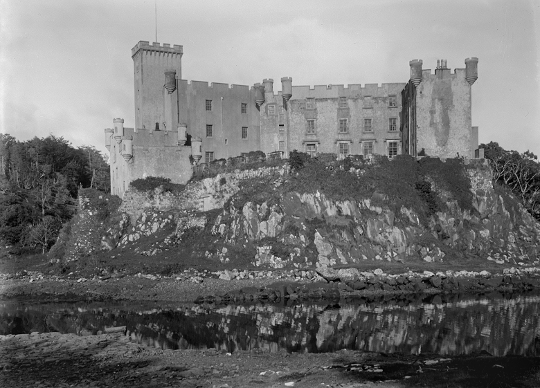 A black and white archive photo of Dunvegan Castle. 