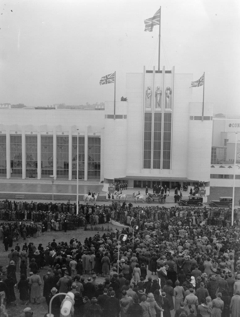 Archive image of the exhibition opening date. There are lots of people waiting for the gates to open.
